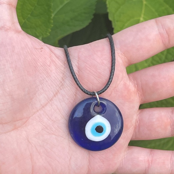 ✨🧿 Evil Eye Necklace for Protection 🧿✨ - Picture 4 of 5